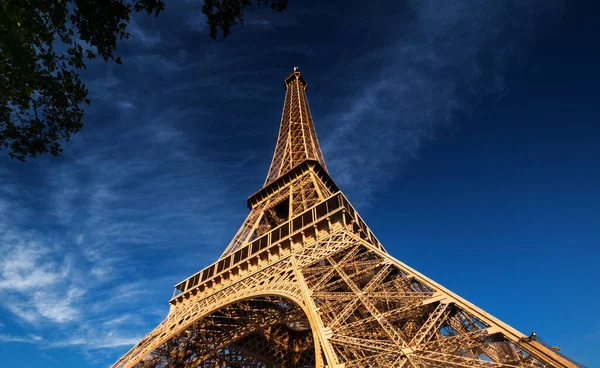 Blu Sky Och Eiffeltornet Paris Frankrike — Stockfoto