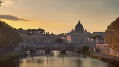 Zaman aşımına uğramış gün batımı, Aziz Peter Bazilikası, Sant Angelo Köprüsü, Vatikan, Roma, İtalya