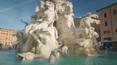 Bernini 'nin Roma Piazza Navona' daki Dört Nehir Çeşmesi 'ndeki heykel.