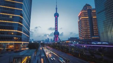 Hiper hata, Şangay yolu Lujiazui finans merkezi, Çin