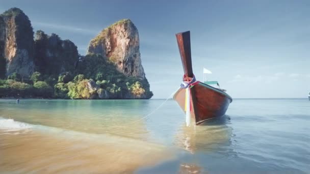 Boot Bij Ralay Beach Krabi Thailand — Stockvideo