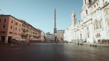 Hiper hata. Piazza Navona, Roma. İtalya.