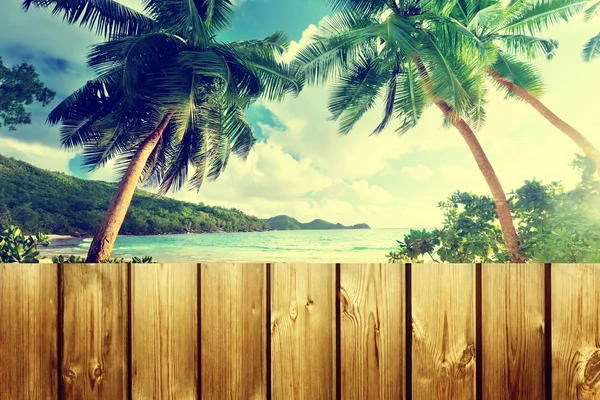 Zaun am Strand — Stockfoto © Iakov #51401105