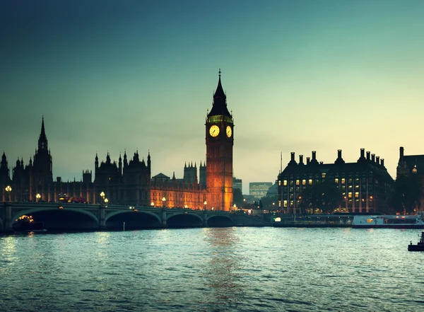 Big ben a westminster v západu slunce, Londýn, Velká Británie — Stock fotografie