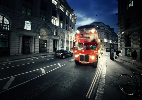 Old bus on street of London — Stock Photo, Image