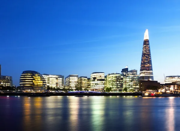 Londres ciudad al atardecer, Reino Unido — Foto de Stock