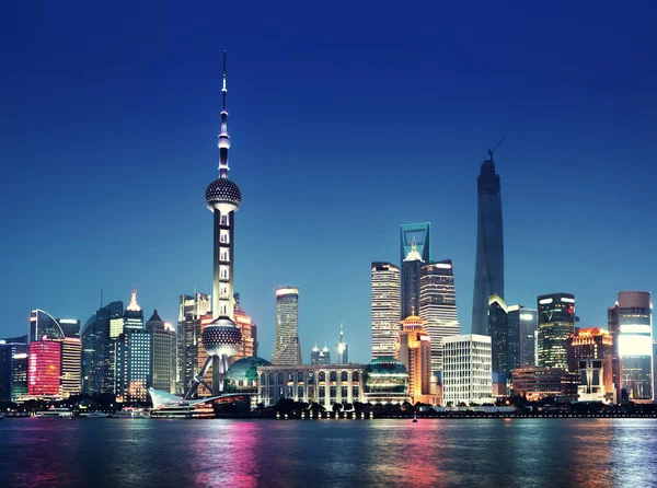 Shanghai om natten, Kina – stockfoto