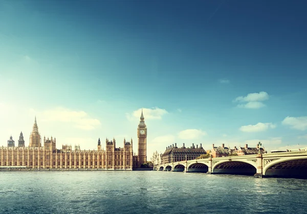 Big Bena w słoneczny dzień, Londyn — Zdjęcie stockowe
