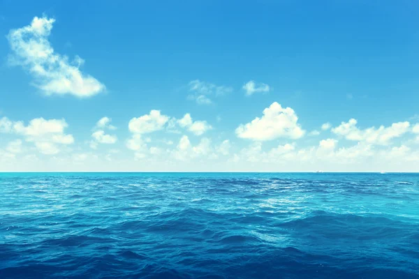 Cielo y océano perfectos — Foto de Stock