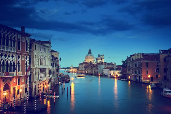 Büyük Kanal ve Bazilika Santa Maria della Salute, Venedik, İtalya — Stok fotoğraf