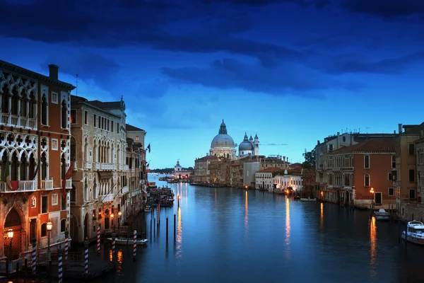 Kanał Grande i Bazylika Santa Maria della Salute, Wenecja, Włochy — Zdjęcie stockowe