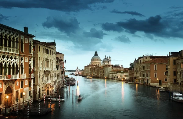 Büyük Kanal ve Bazilika Santa Maria della Salute, Venedik, İtalya — Stok fotoğraf