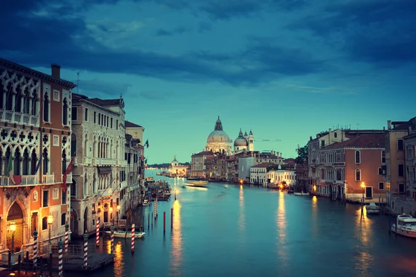 Büyük Kanal ve Bazilika Santa Maria della Salute, Venedik, İtalya — Stok fotoğraf