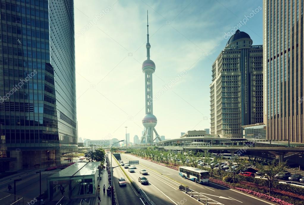 road in shanghai lujiazui financial center