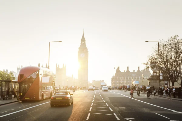 Westminster Köprüsü'nde günbatımı, Londra, İngiltere — Stok fotoğraf