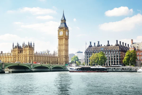 Big ben v slunečný den, Londýn — Stock fotografie