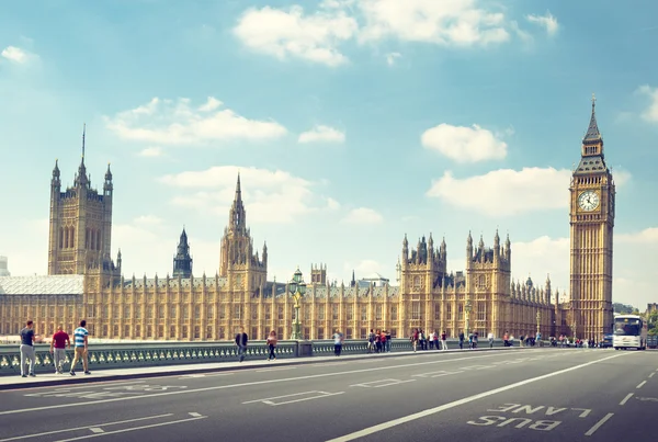 Big Ben an sonnigen Tagen, London — Stockfoto