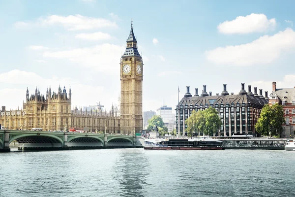 Big ben i solig dag, london — Stockfoto