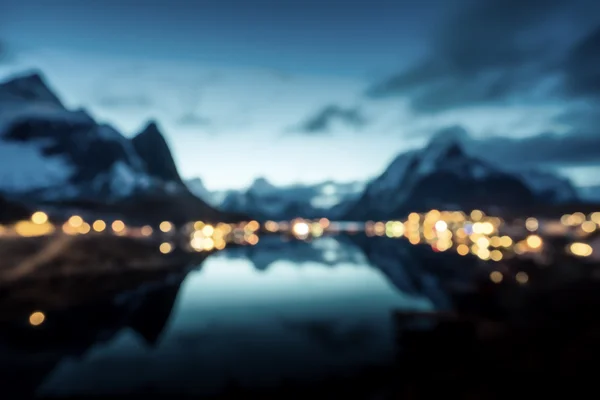 Bokeh des Sonnenuntergangs in reine Dorf, lofoten Inseln, Norwegen — Stockfoto