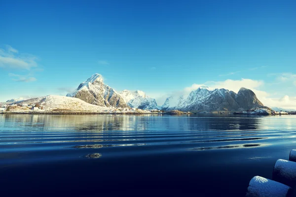 Schnee in Reine Village, Lofoten, Norwegen — Stockfoto