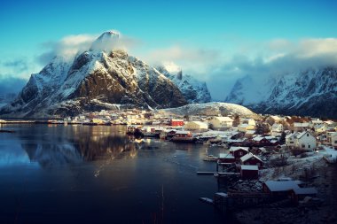 Reine Köyü, Lofoten Adaları, Norveç 'te kar
