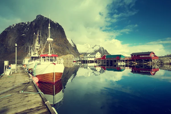 Bateaux, îles Lofoten, Norvège — Photo