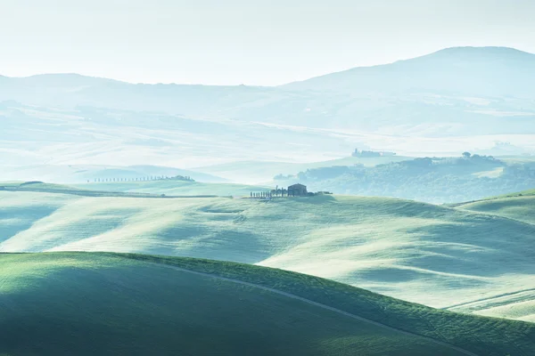 Tidig vårmorgon i Toscana, Italien — Stockfoto