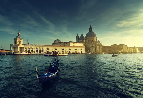 Basílica de Santa Maria della Salute al atardecer, Venecia, Italia —  Fotos de Stock
