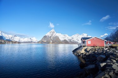 Balık tutma Hut'ta bahar günü - Reine, Lofoten Adaları, Norveç
