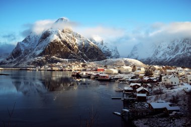 Reine Köyü, Lofoten Adaları, Norveç 'te kar