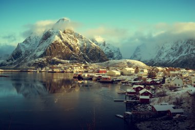 Reine Köyü, Lofoten Adaları, Norveç 'te kar