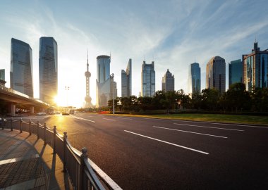 yol içinde shanghai lujiazui Finans Merkezi