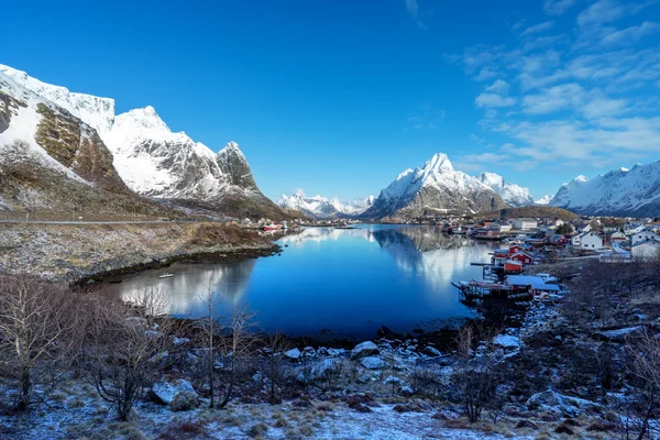 Neige dans Reine Village, Îles Lofoten, Norvège — Photo