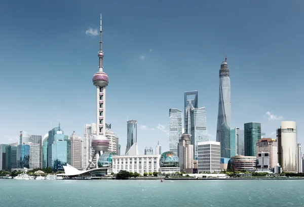 Skyline de Shanghai en día soleado, China —  Fotos de Stock