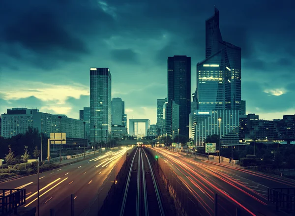 Vägen i Paris Ladefense — Stockfoto