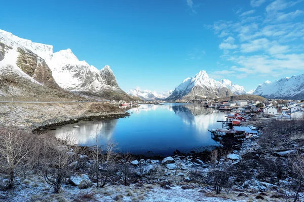 挪威Lofoten群岛Reine村的雪 — 图库照片