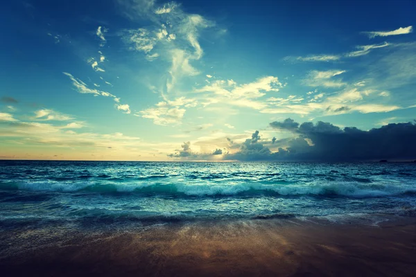 Günbatımı zamanı Beach'te Seyşeller — Stok fotoğraf