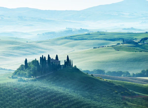 Tidig vårmorgon i Toscana, Italien — Stockfoto