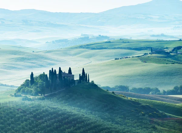 Temprano la mañana de primavera en Toscana, Italia —  Fotos de Stock