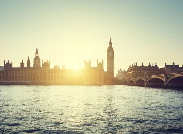 Big ben ile westminster günbatımı, Londra, İngiltere — Stok fotoğraf