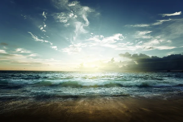 日落的时候在塞舌尔海滩 — 图库照片