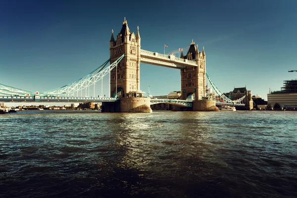 Tower Bridge i London, Storbritannien — Stockfoto