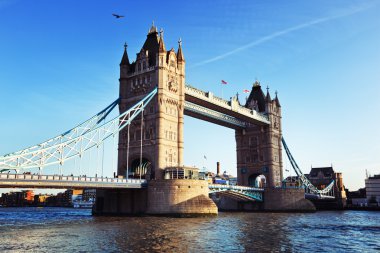Londra 'daki kule köprüsü.