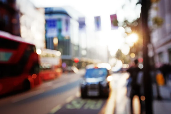 Pessoas em bokeh, rua de Londres — Fotografia de Stock