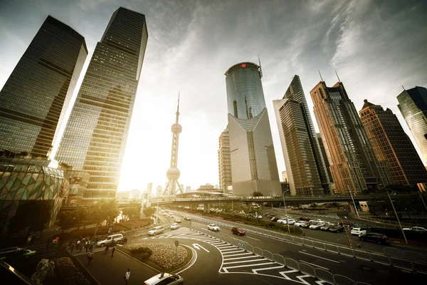 Silnice v Šanghaji Lujiazui finanční centrum, Čína — Stock fotografie