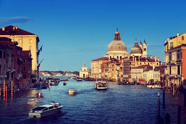 Canal Grande och Basilica Santa Maria della Salute, Venedig, Italien — Stockfoto