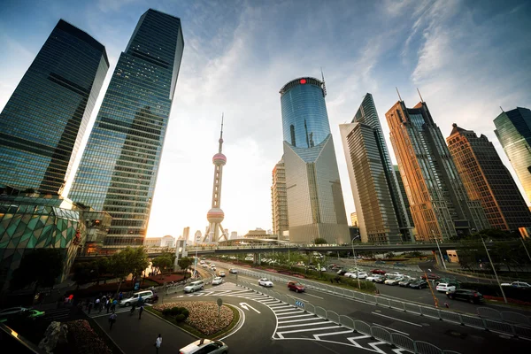 Silnice v Šanghaji Lujiazui finanční centrum, Čína — Stock fotografie