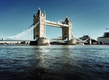 Londra 'daki kule köprüsü.