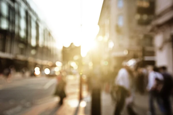 Lidé v Bokeh, ulice Londýna — Stock fotografie