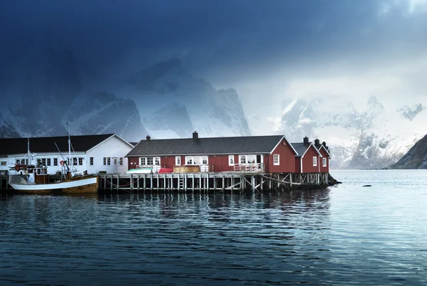 Voorjaar sunset - Reine, Lofoten eilanden, Noorwegen — Stockfoto